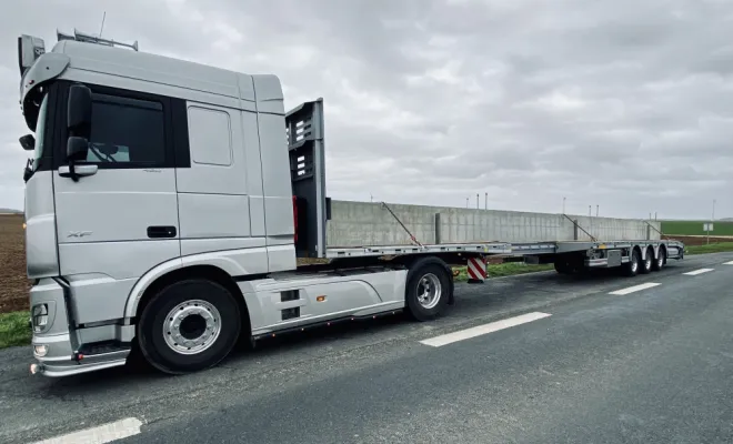 Transport de poutres en béton, Rouen, ELTS – Étienne Leloup Transports Spéciaux