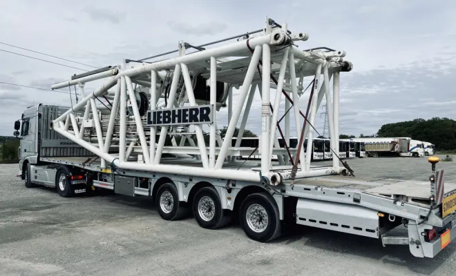 Transport d'éléments de grue, Rouen, ELTS – Étienne Leloup Transports Spéciaux