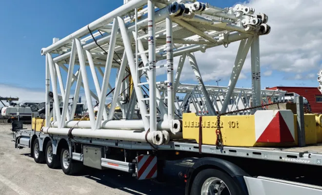 Transport d'éléments de grue, Rouen, ELTS – Étienne Leloup Transports Spéciaux